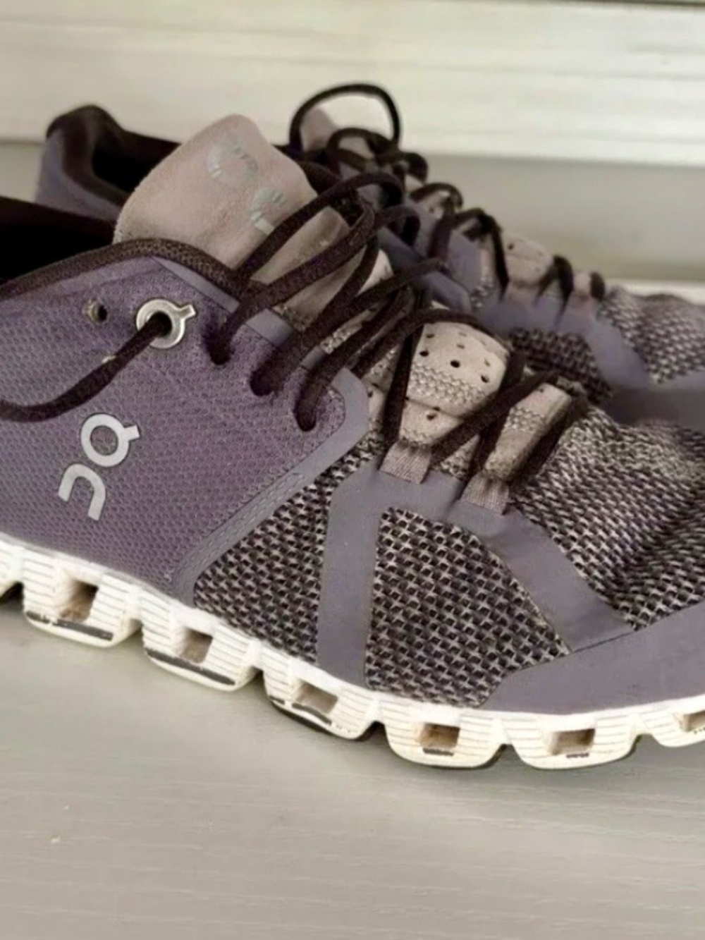 On Cloud Shark Gray Pebble Running Shoes size 7.5 women’s.